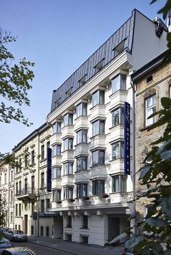 Kraków Poland hotel mega discount code booking.com