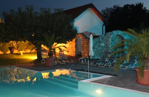 Deutschkreutz Austria hotel mega discount code booking.com