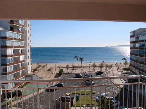 Roses Spain hotel mega discount code booking.com