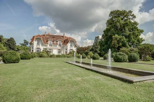 Biarritz France hotel mega discount code booking.com