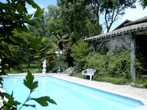Benque France hotel mega discount code booking.com