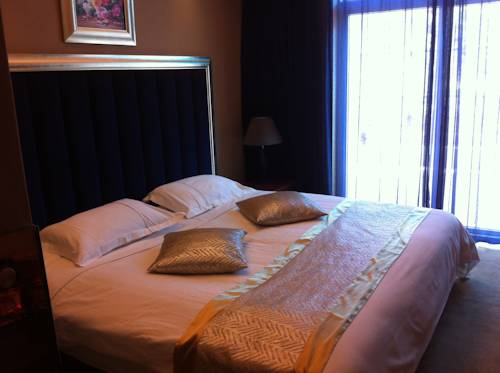Kunming China hotel mega discount code booking.com