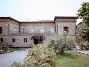 Brinas Spain hotel mega discount code agoda.com