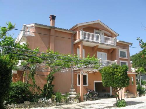 Palit Croatia hotel mega discount code booking.com