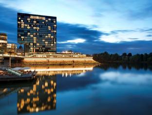 Dusseldorf Germany hotel mega discount code agoda.com