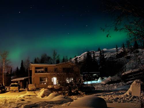 Yellowknife (Northwest Territories) Canada hotel mega discount code booking.com